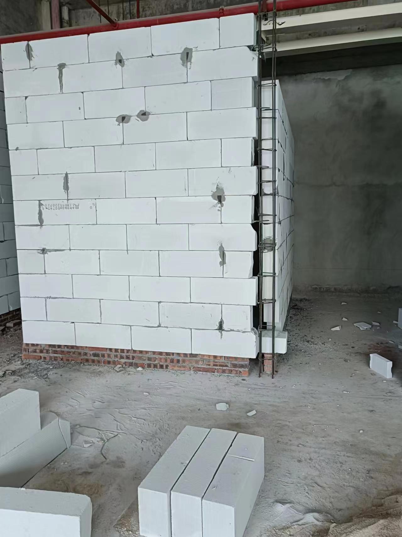 轻质砖隔墙施工场景
